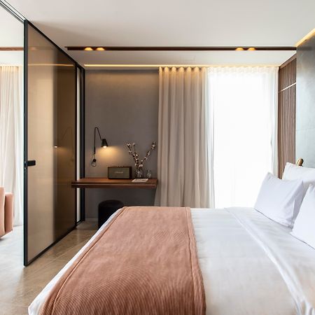 Perianth Hotel Athena Bagian luar foto Deluxe Room