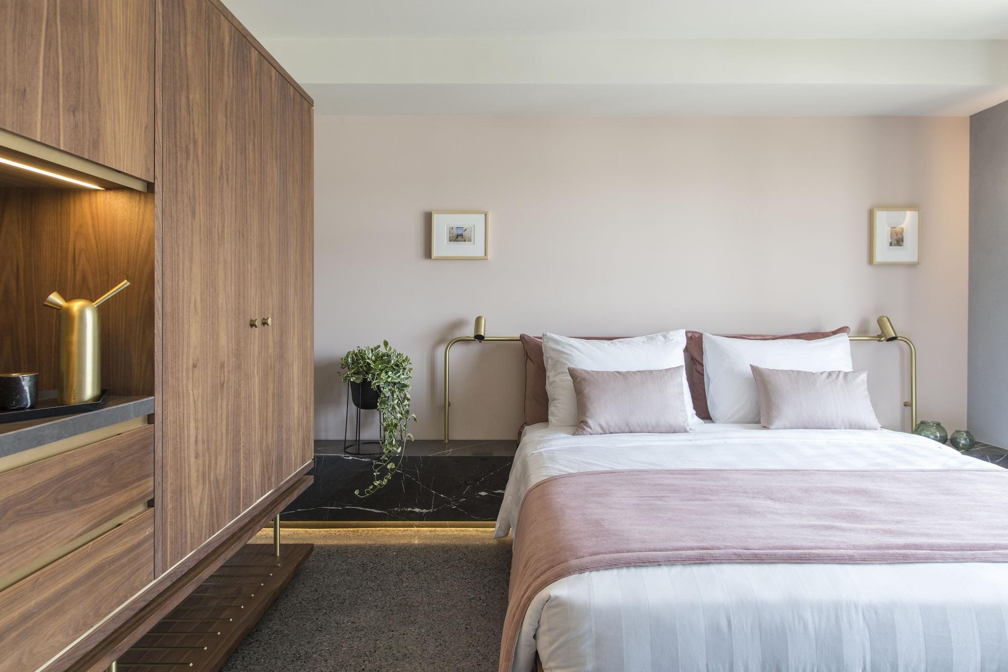 Perianth Hotel Athena Bagian luar foto