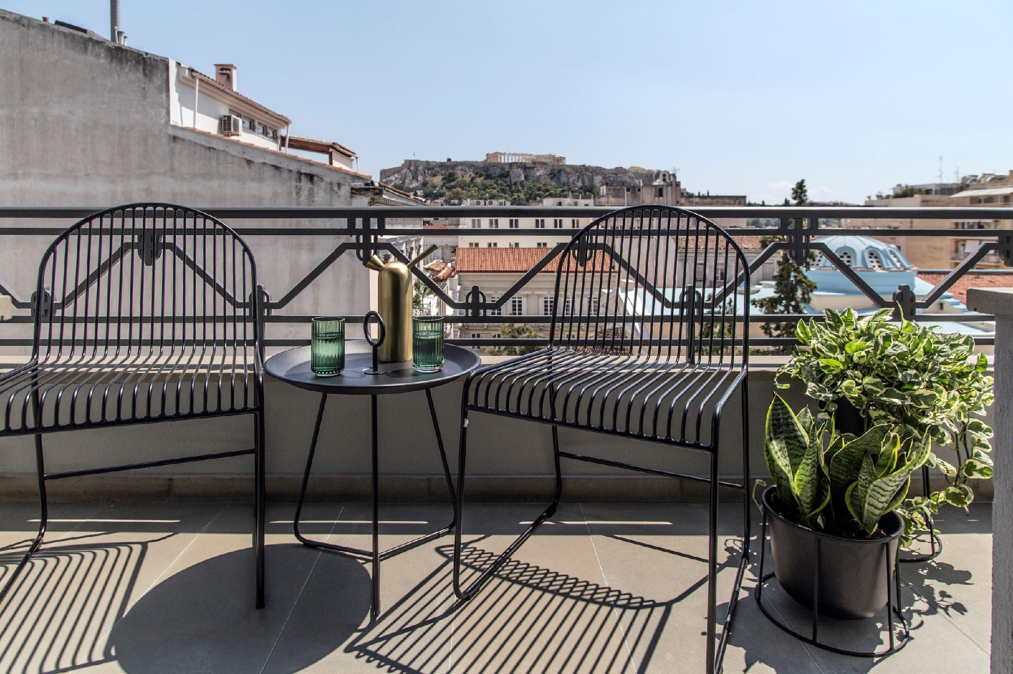 Perianth Hotel Athena Bagian luar foto A balcony in Athens, Greece